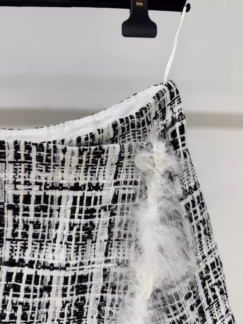 Chanel 25S black and white tweed skirt