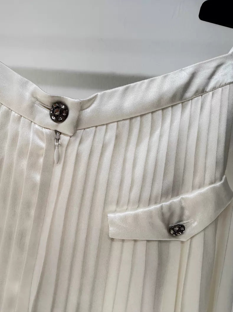 Chanel 25A beige silk skirt