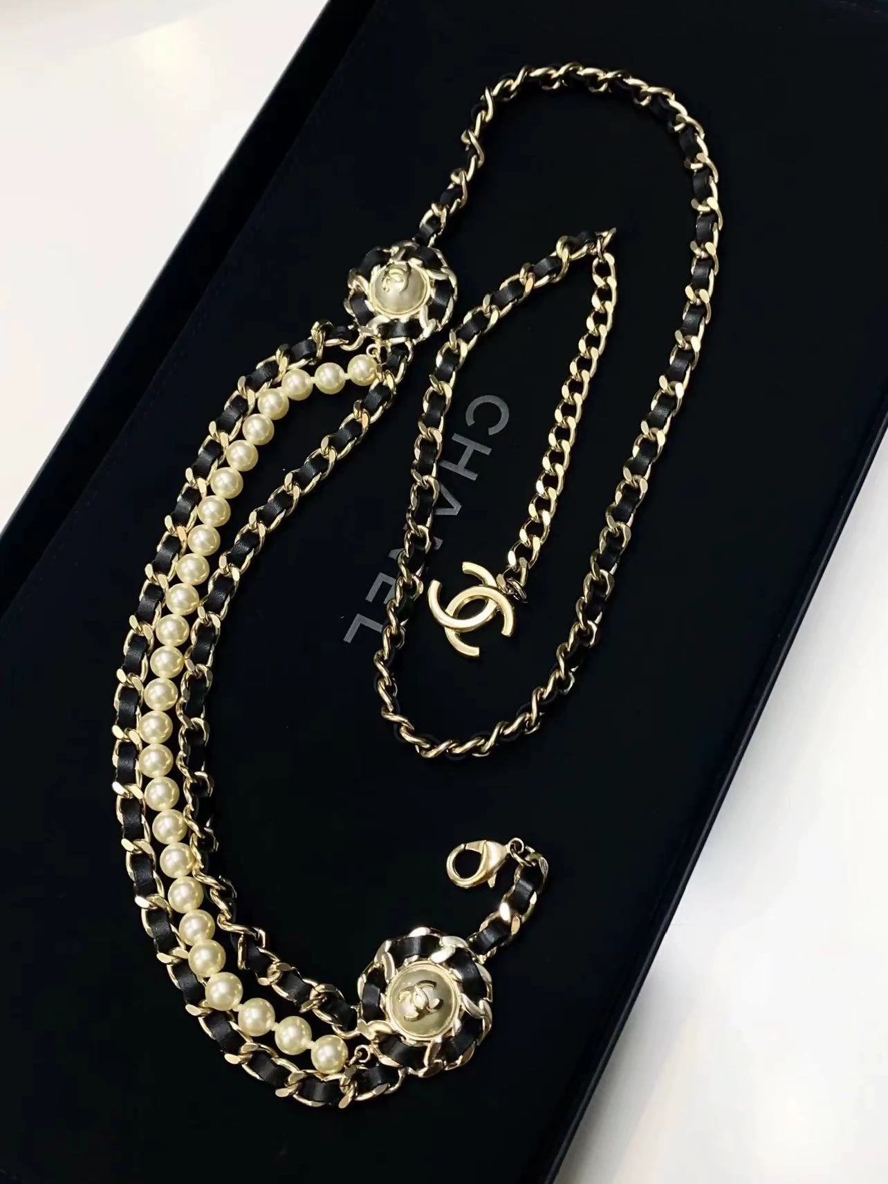 Chanel pearl leather chain belt Wearing a Chanel triple gold and pearl chain leather belt  main image 4