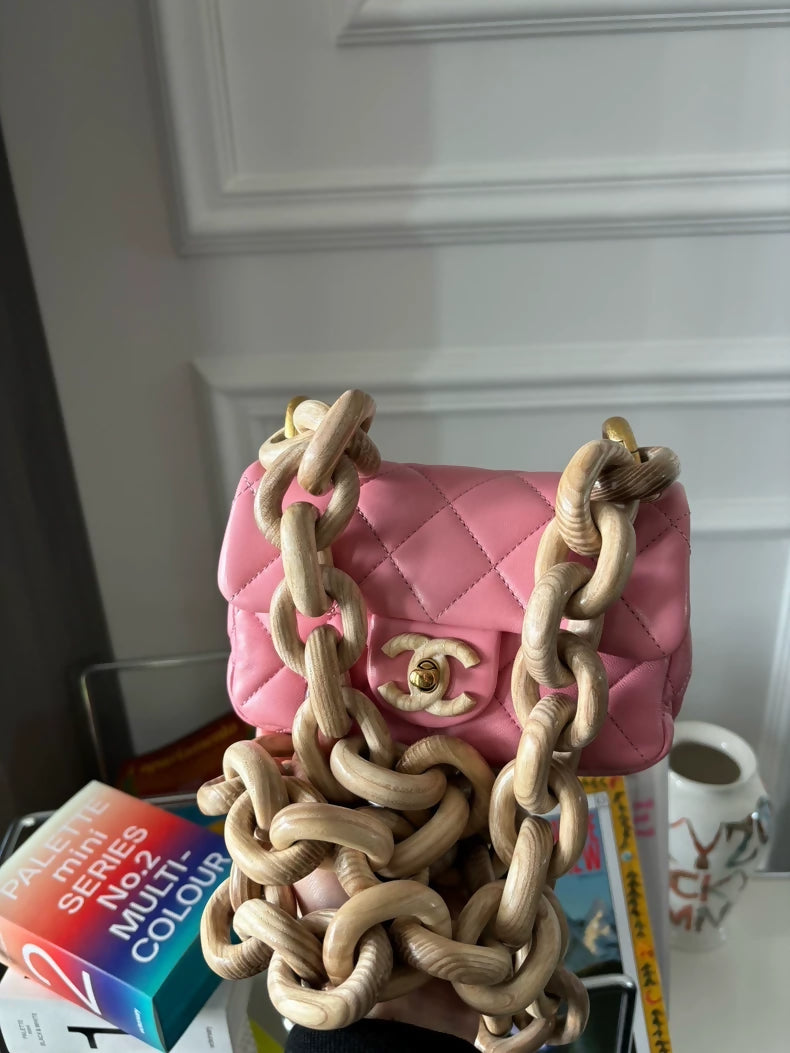 Chanel 23A Pink leather Wood Chunky Chain - A rare mini