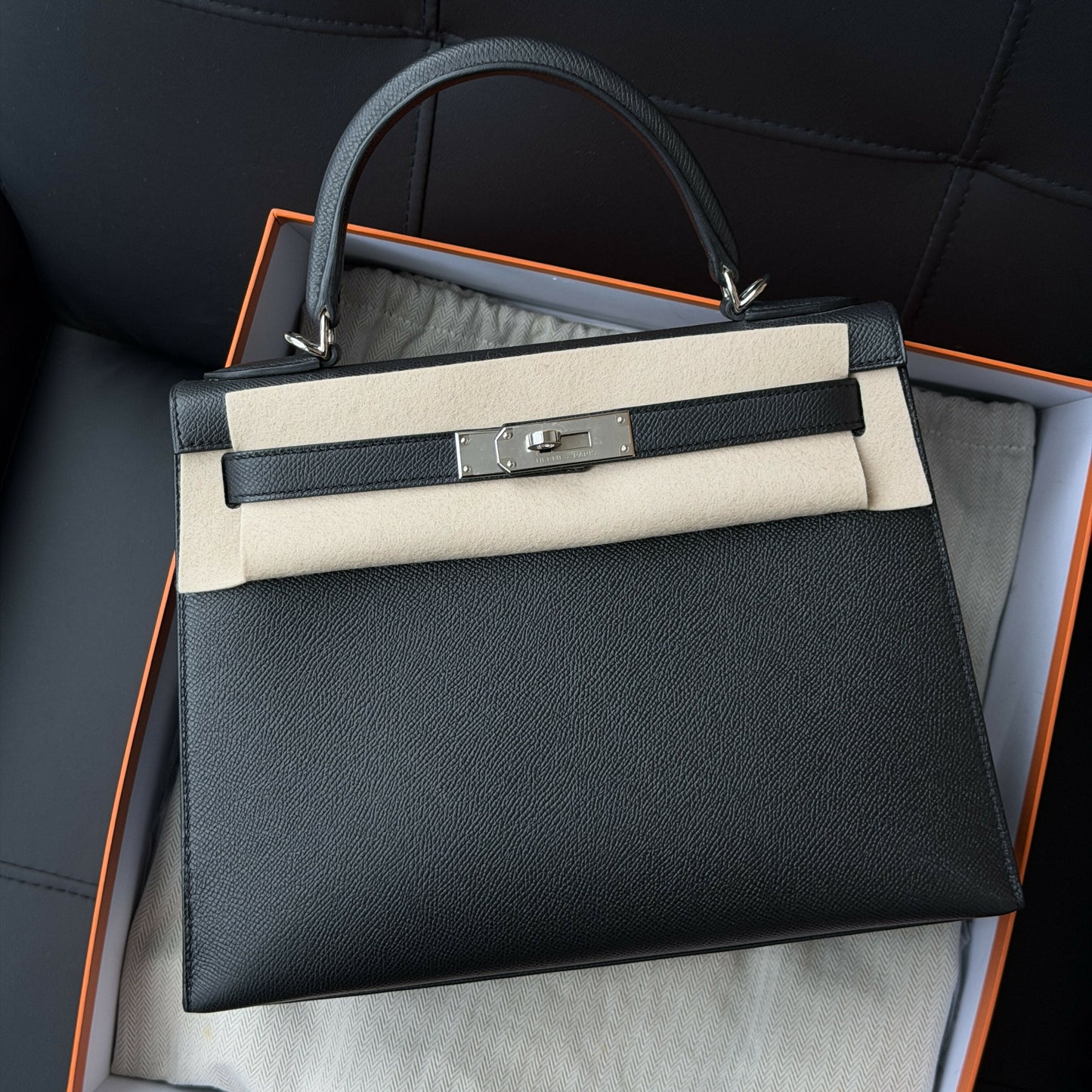 Hermès Kelly 28 Noir Epsom Leather with Palladium Hardware