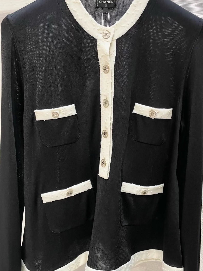 Chanel 25A black and white top