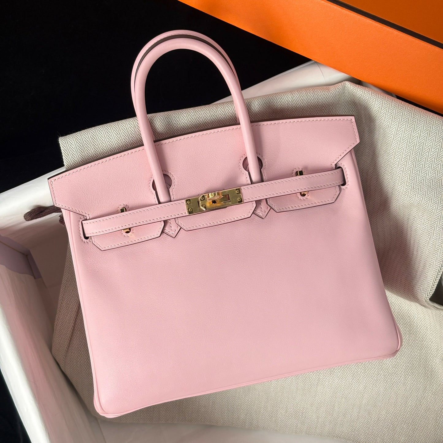 Hermès Birkin 25 Rose Sakura Swift with Gold Hardware