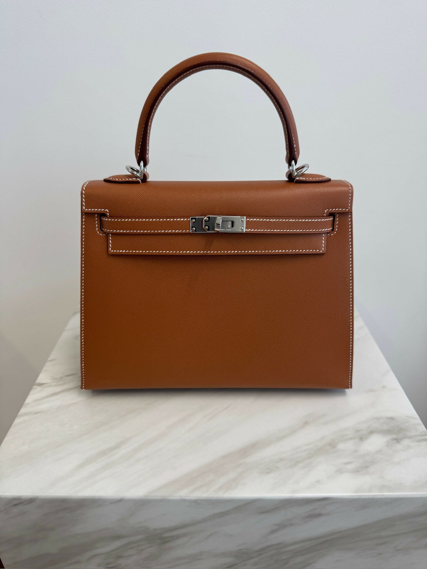 Hermès Kelly 25 Gold Madame PHW G 2026