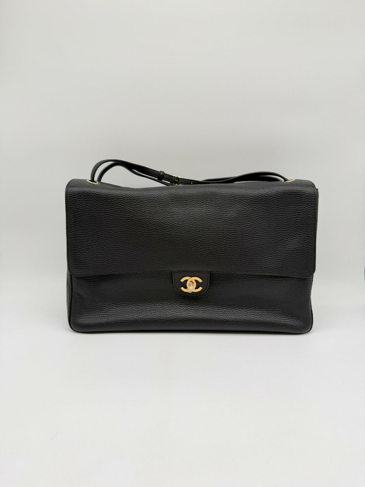 Chanel Maxi Flap Bag 38.5 Black Grained Calfskin Gold-Tone Metal (2026)