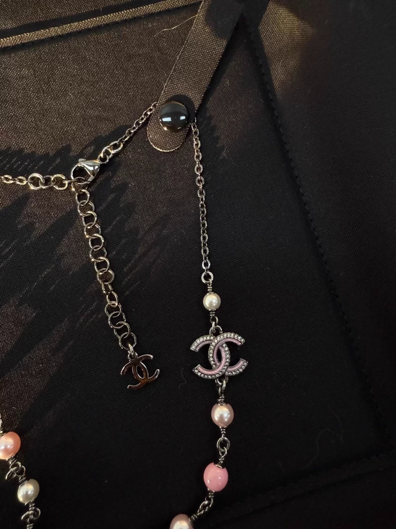 Chanel 25B pink enamel pearl necklace choker