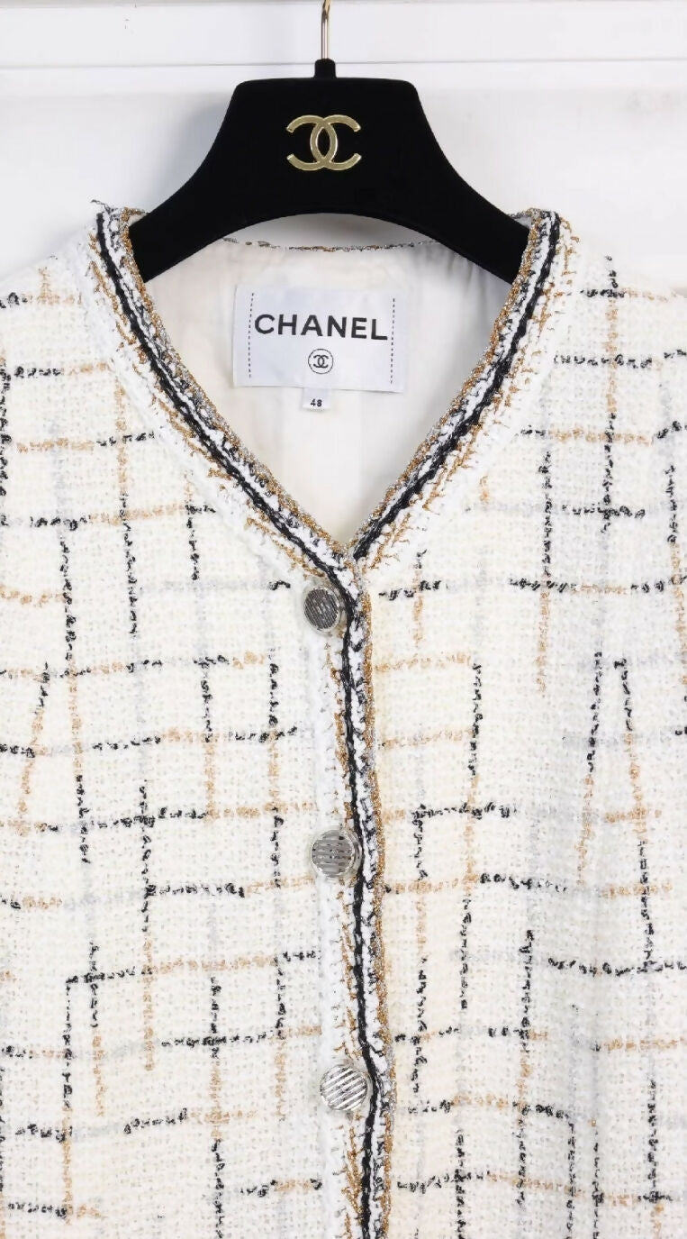 Chanel 2017 Black and ecru tweed Jacket