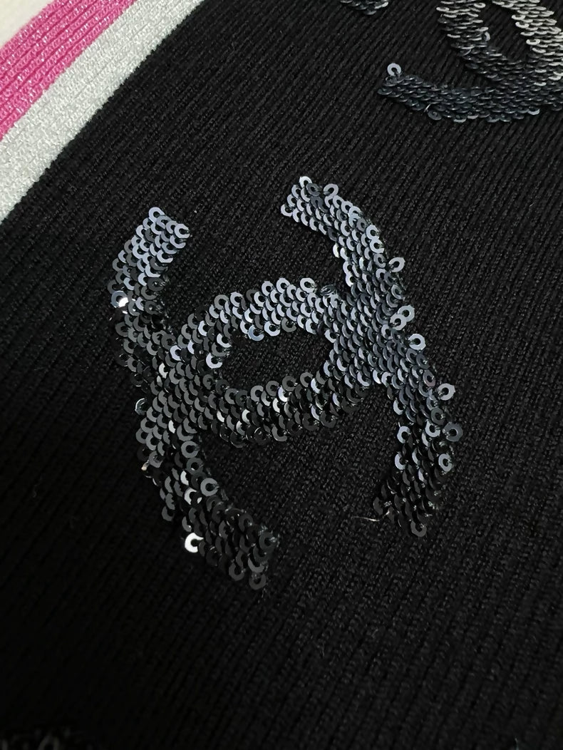 Chanel 23B double C top