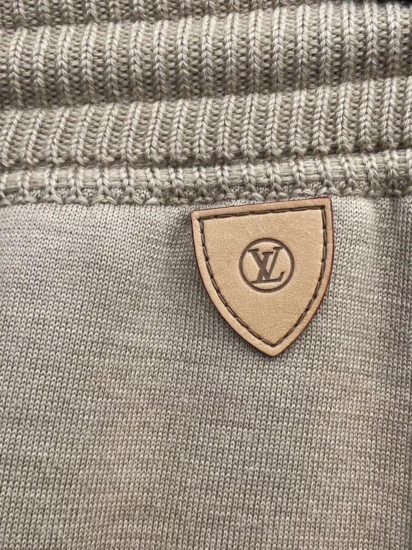 LV 23 Early Autumn Knit sweater pant