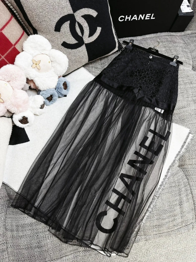 Chanel 25K black silk shorts/wide-leg pants