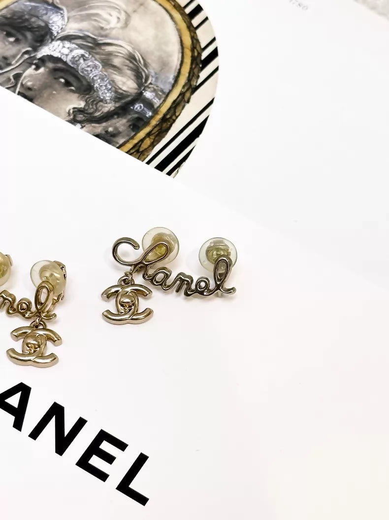 Chanel 21P Coco Chanel logo ear clips