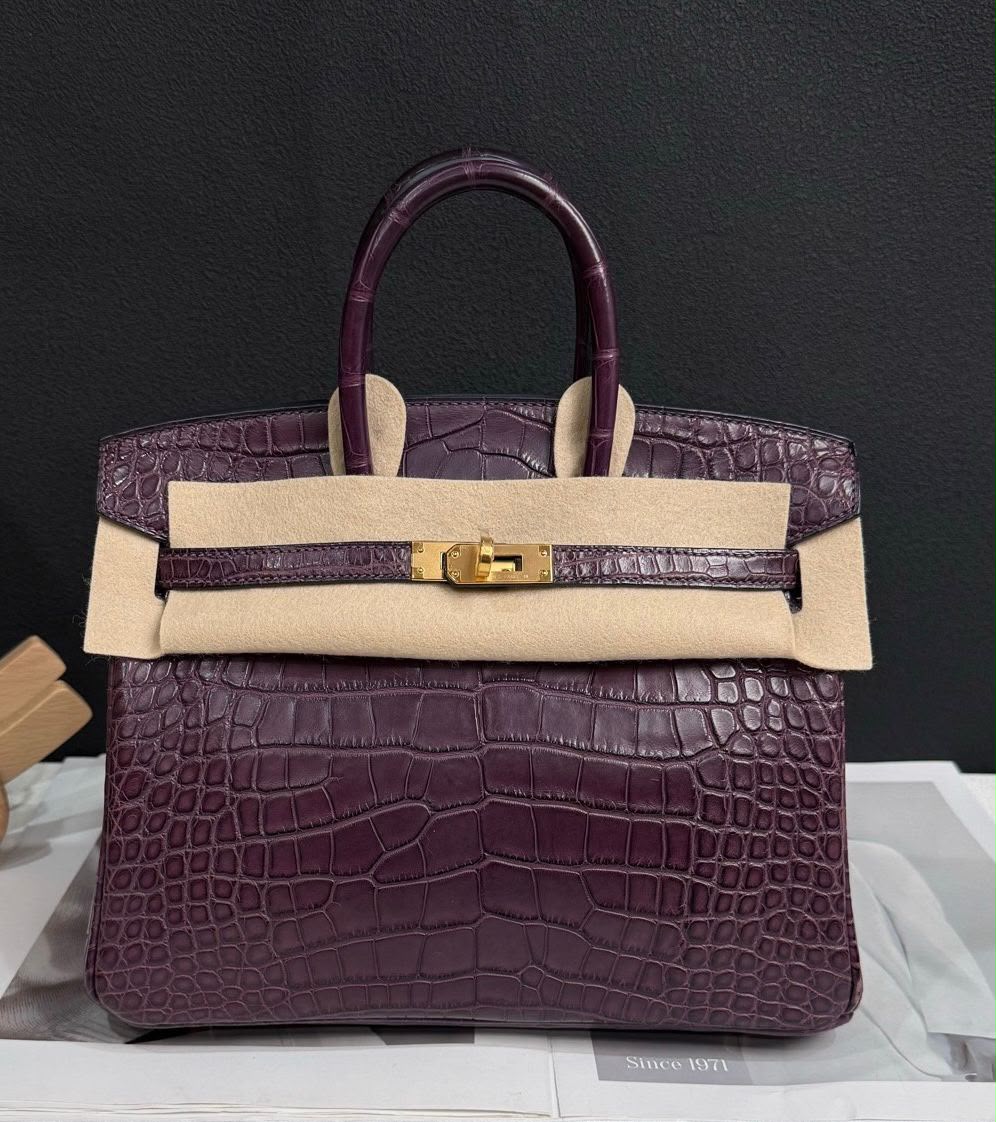 Hermes Birkin 25 Amethyst Matte Alligator Gold Harwdare