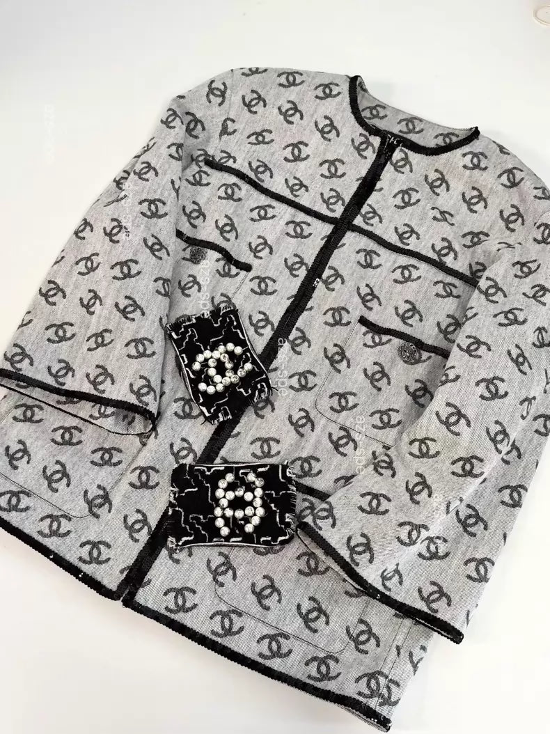 Chanel 22S Grey CC logo Jacket