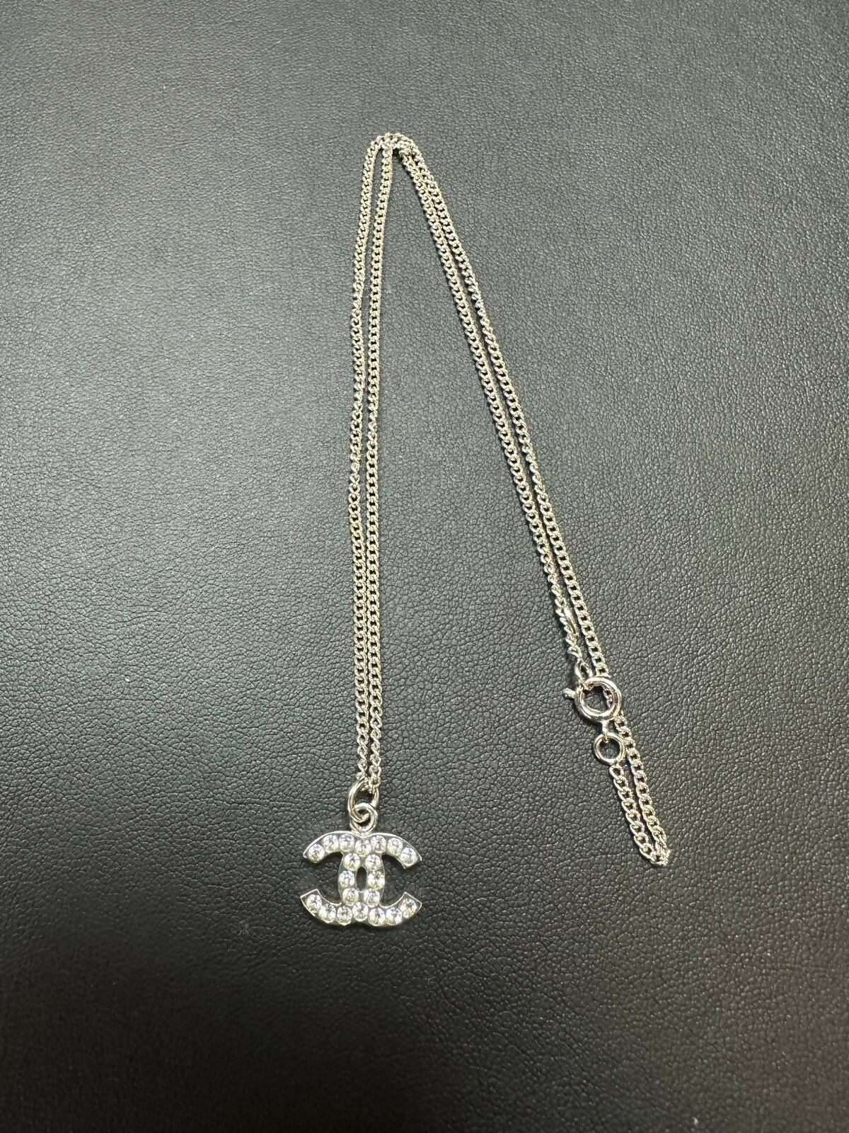 Chanel Vintage 05V Rhinestone CC Single-sided Silver Necklace 