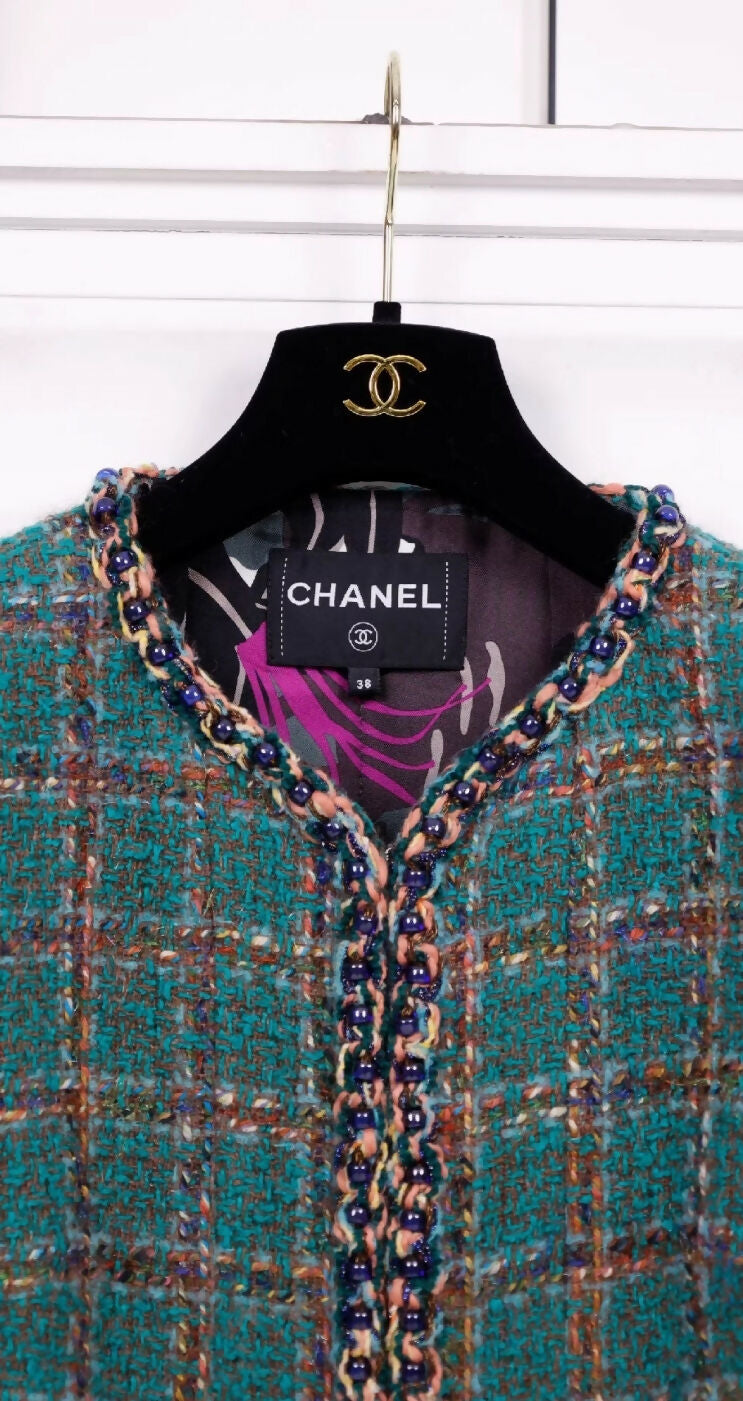 Chanel 23A green tweed two-pocket jacket