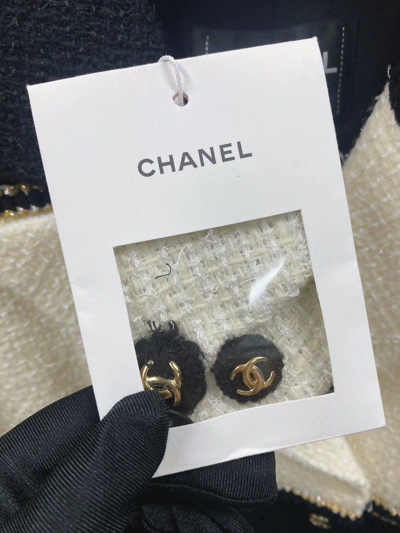 Chanel 20A black & ecru jacket