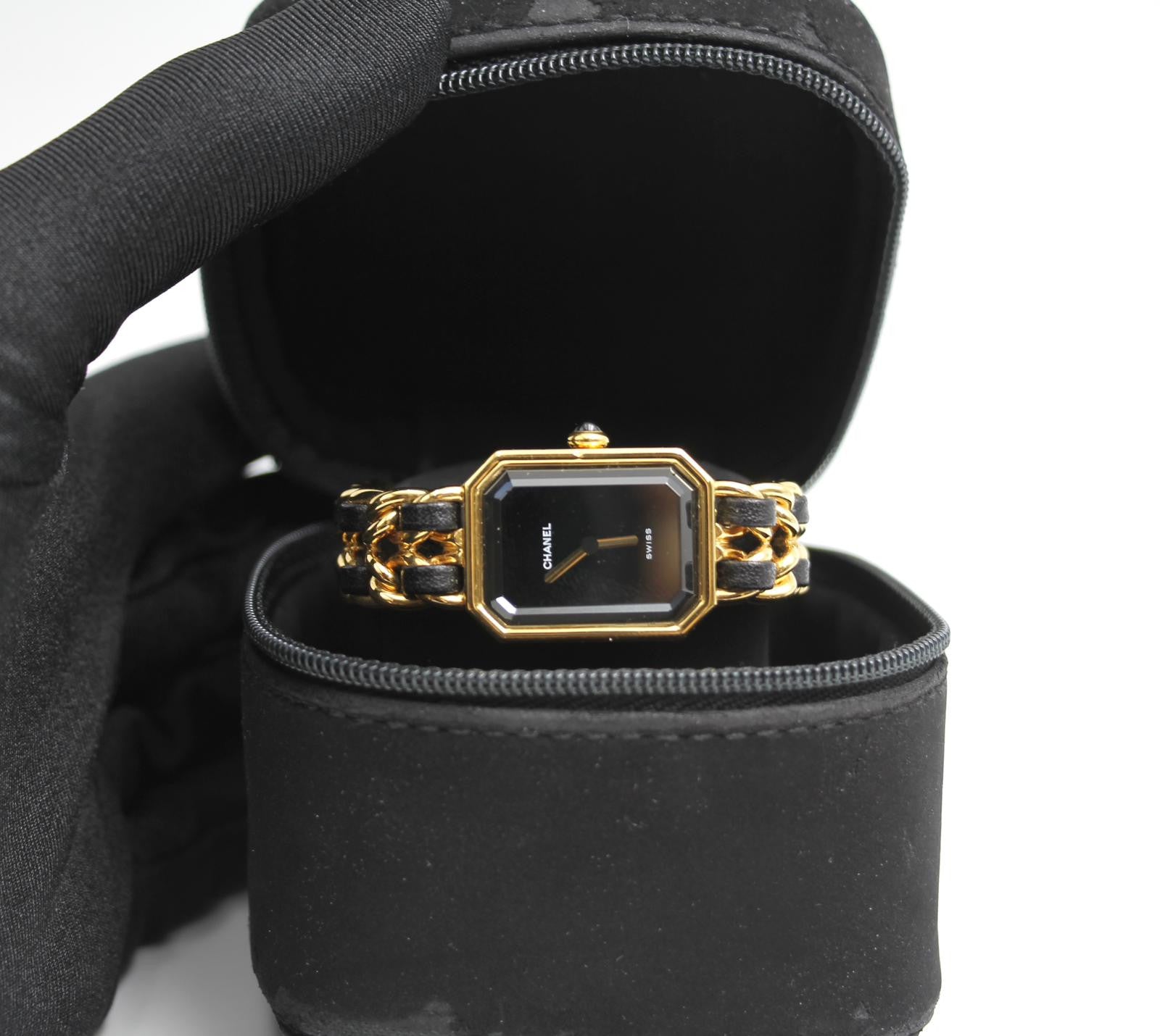 Chanel Vintage 87 Premiere Black Sugar Cube Leather Chain Watch S