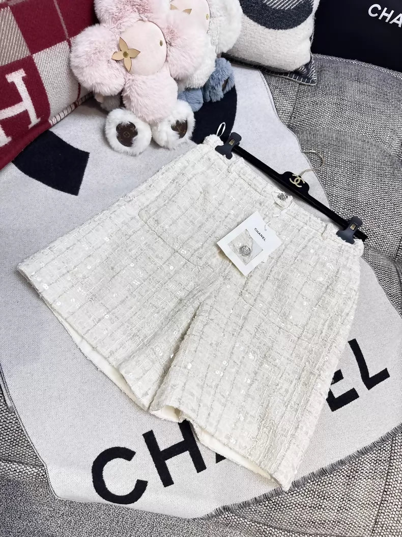 Chanel 25S off-white sequinetweed shorts