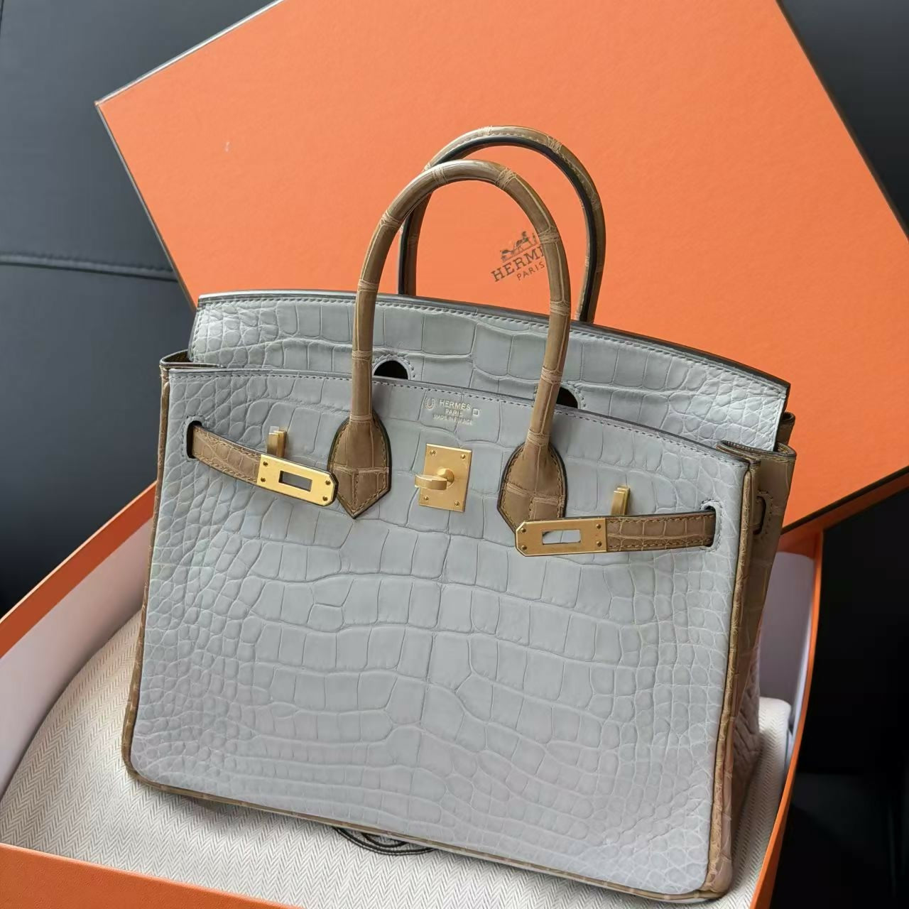 Hermès Birkin 25 Gris Perle & Kraft Matte Alligator & Calfskin with Brushed Gold Hardware