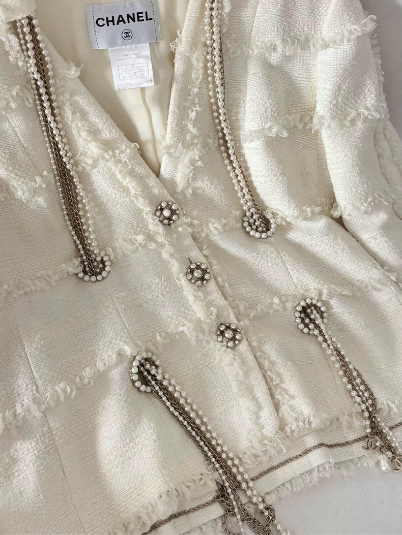 Chanel 08P ecru pearl chain tweed jacket