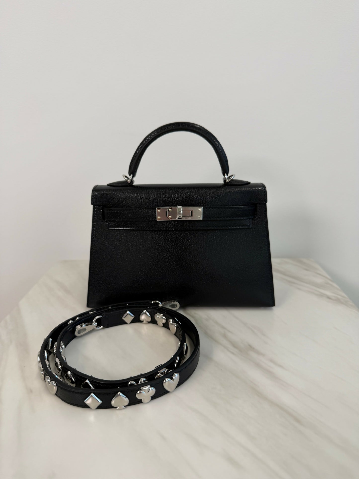 Hermès Kelly 20 Clou de Cœur Black Chèvre PHW G 2026