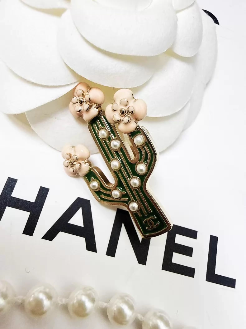 Chanel 17C Cactus Flower Brooch – Wararni.com