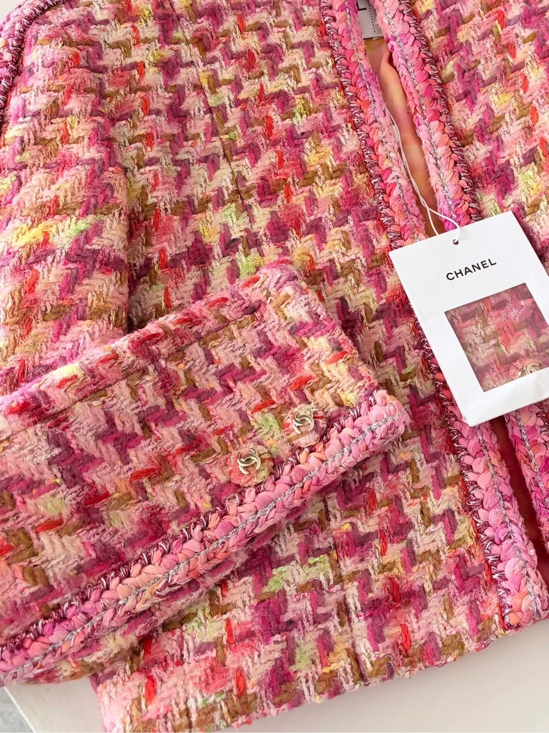 Chanel 20A Pink Houndstooth Jacket