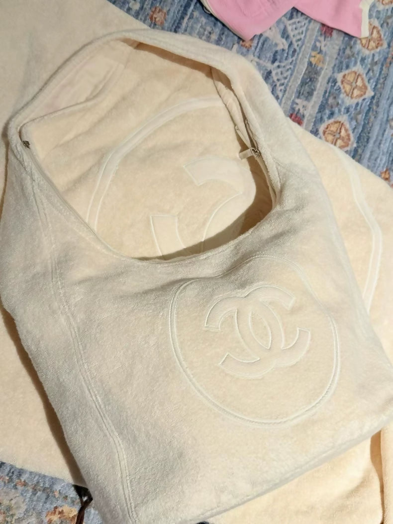 Chanel 25M off-white beach bag three-piece set