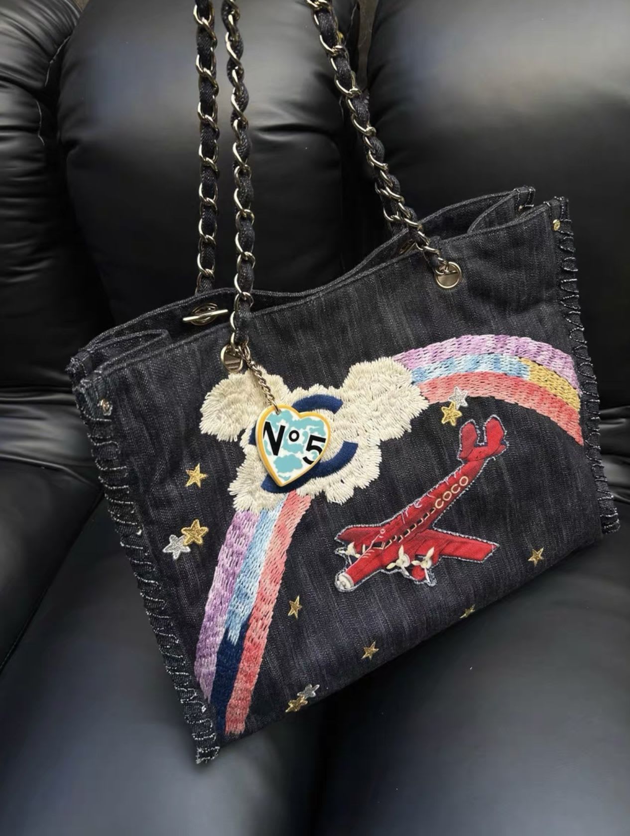その他 CHANEL SUPER COLLECTION 2005 Chanel 2005–2006 Coco plane denim tote bag – Wararni.com