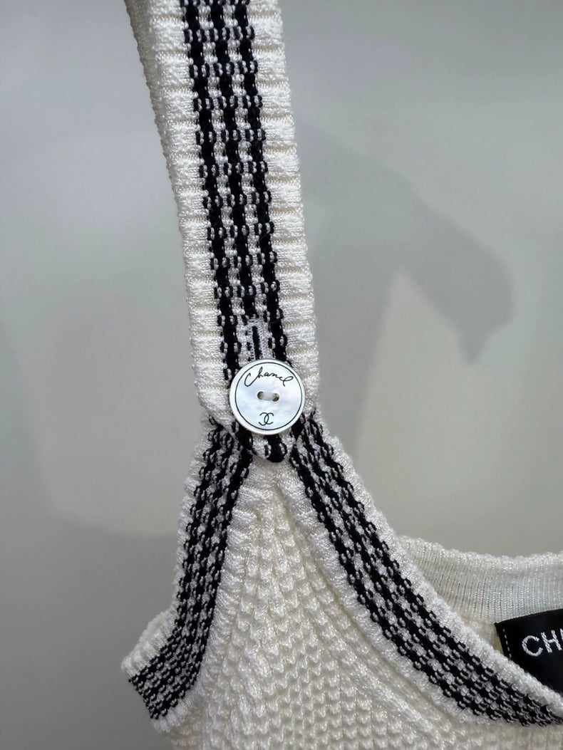 Chanel 22P ecru knitted cardigan