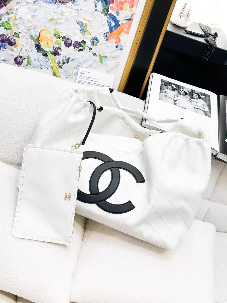 H3026 新品 CHANEL シャネル　白　マチ付き　大 収納　保存袋　袋 Chanel 26M White Large Logo Tote Bag – Wararni.com
