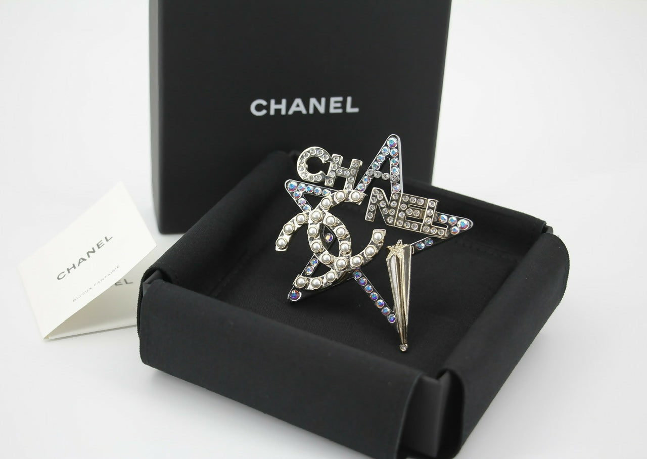 Chanel A21C Rhinestone & Imitation Pearl Hollow Star Brooch
