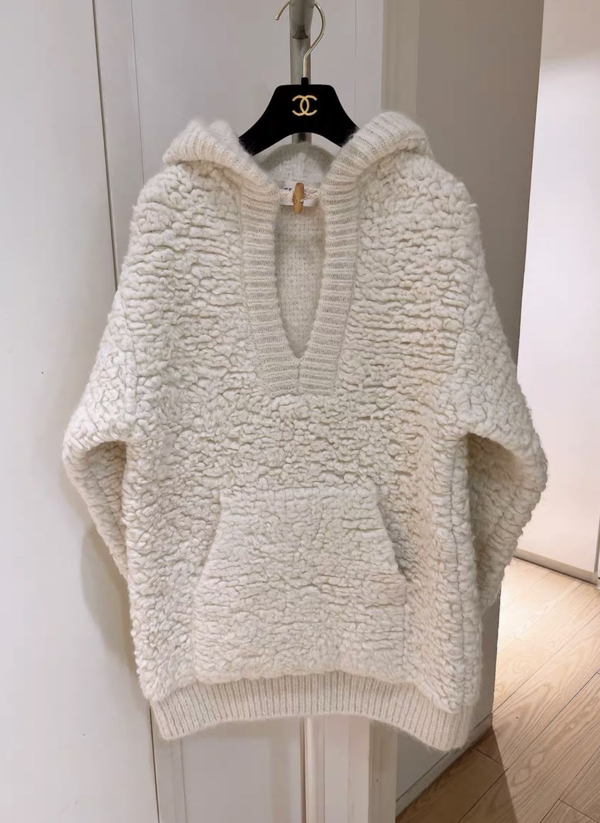 Celine 20 autumn and winter cream teddy sweater – Wararni.com