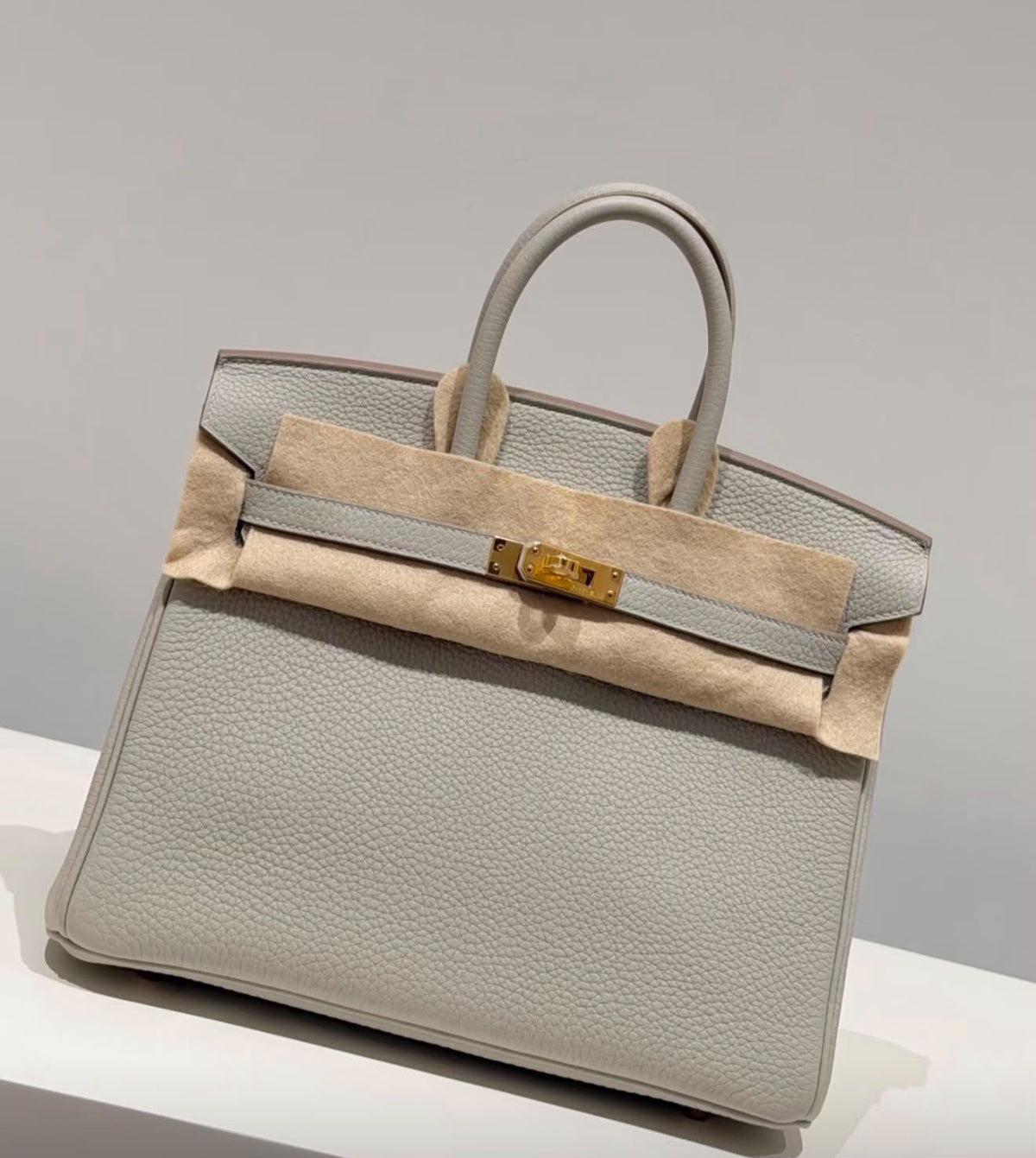 Hermes Birkin 25 Gris Perle Togo Gold hardware