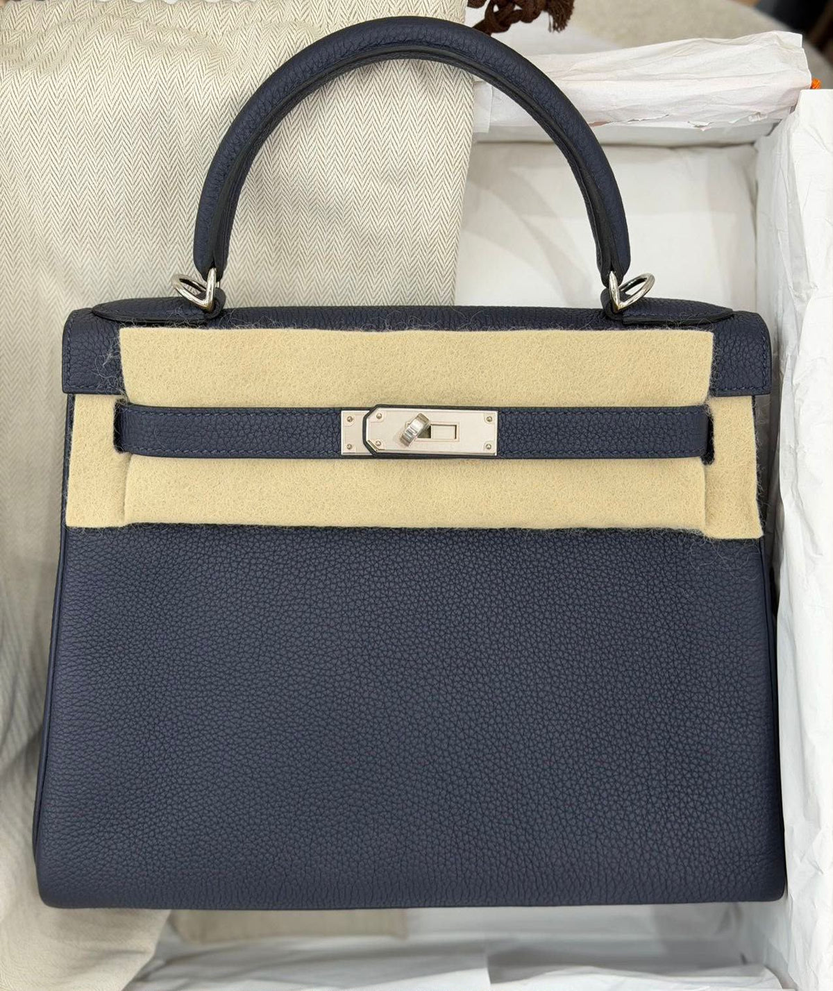 Hermes Kelly 28 Bleu Nuit Togo Palladium hardware