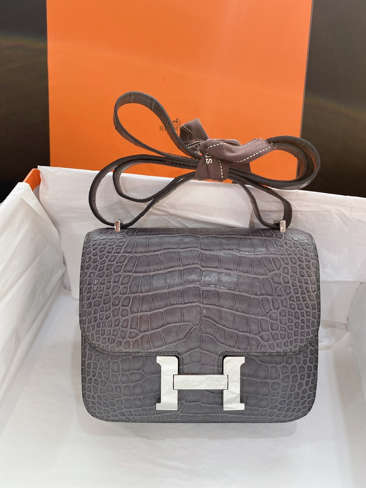 Hermes Constance 18 Gris Paris Matte Alligator Palladium hardware