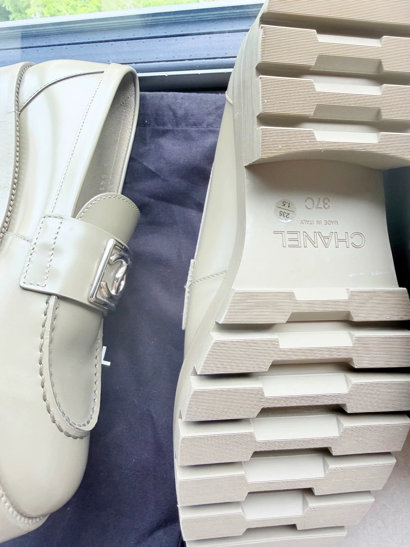 Chanel 23k olive green loafers