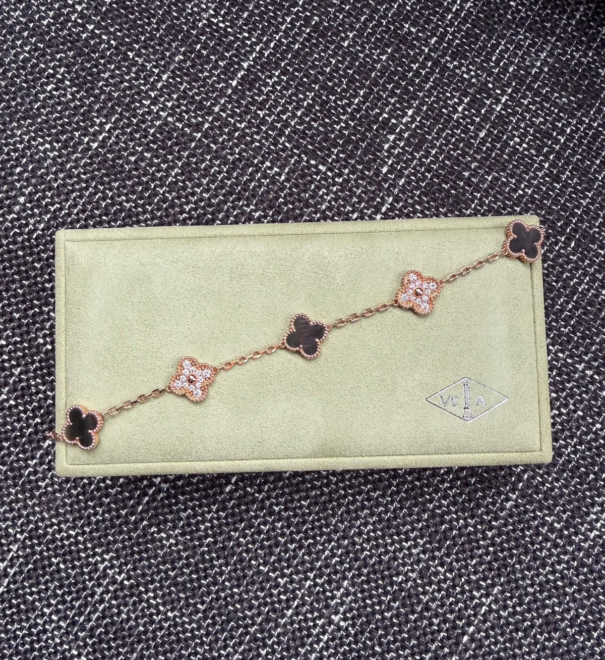 Van Cleef Arpels 5 motifs mother of pearl rosegold diamonds