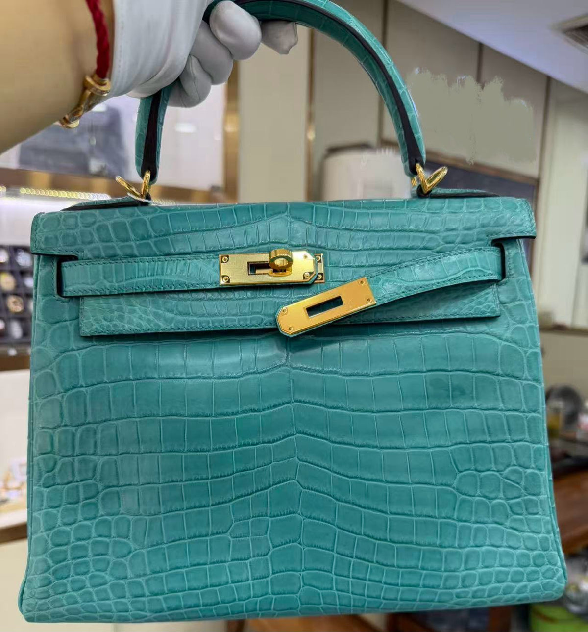Hermes Kelly 28 Paon Matte Alligator Gold hardware