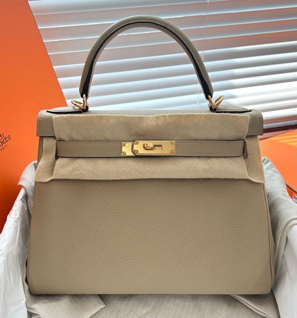 Hermes Kelly 28 Trench Togo Gold hardware