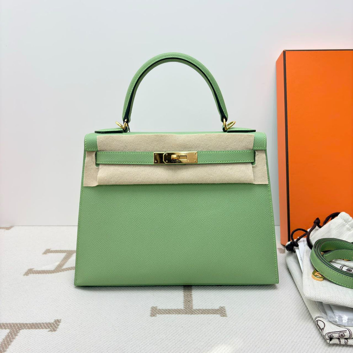 Hermes Kelly 28 Vert Criquet Epsom Gold hardware