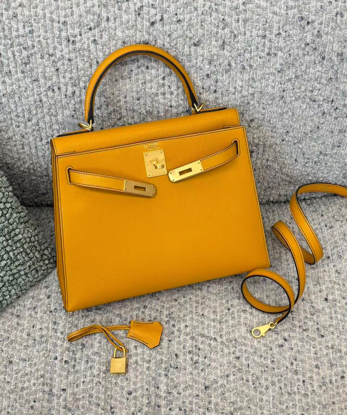 Hermes Kelly 28 HSS jaune amber Chevre mysore with etoupe interior / stitching brushed gold hardware