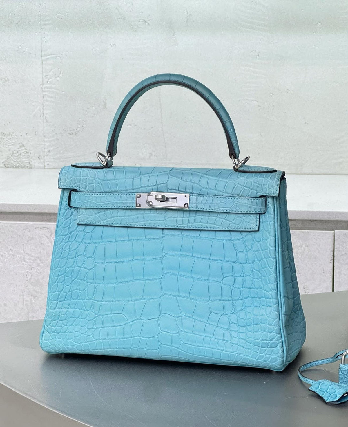 Hermes Kelly 28 Bleu Saint-Cyr Matte Alligator Palladium hardware