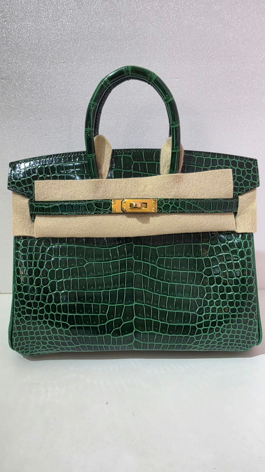 Hermès Birkin 25 Vert Fonce Shiny Porosus Gold hardware