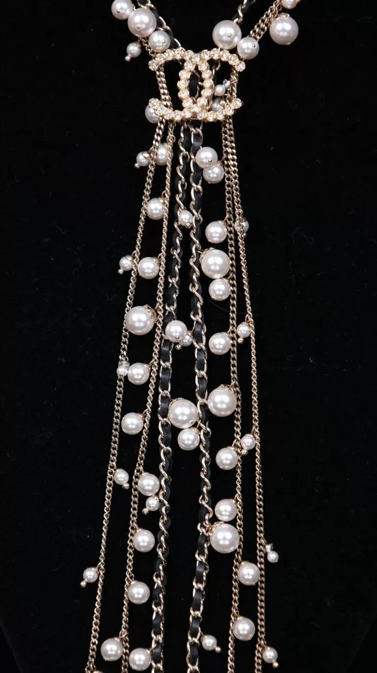 Chanel 18 Pearl Chain