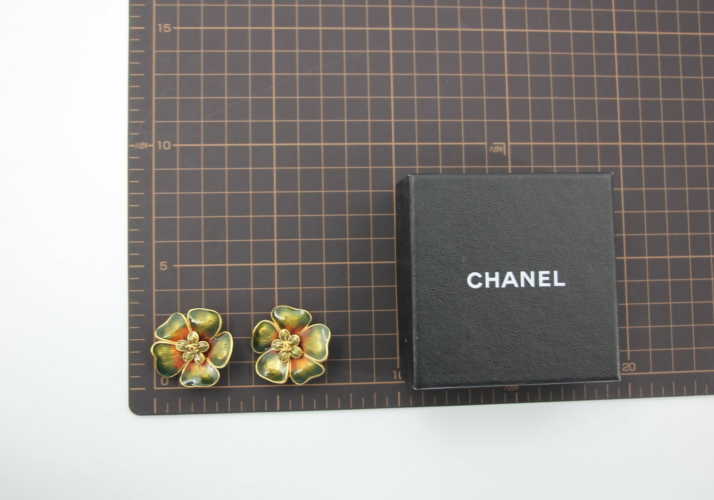 Chanel Vintage 03P Gripoix Green Orange Floral CC Clip-on Earrings
