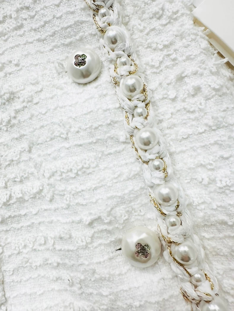 Chanel 25p white tweed jacket