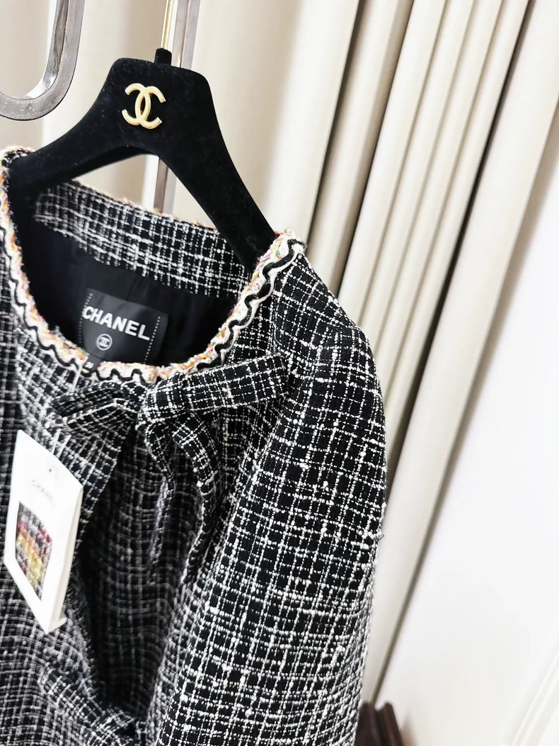 Chanel 25C black and white jacket