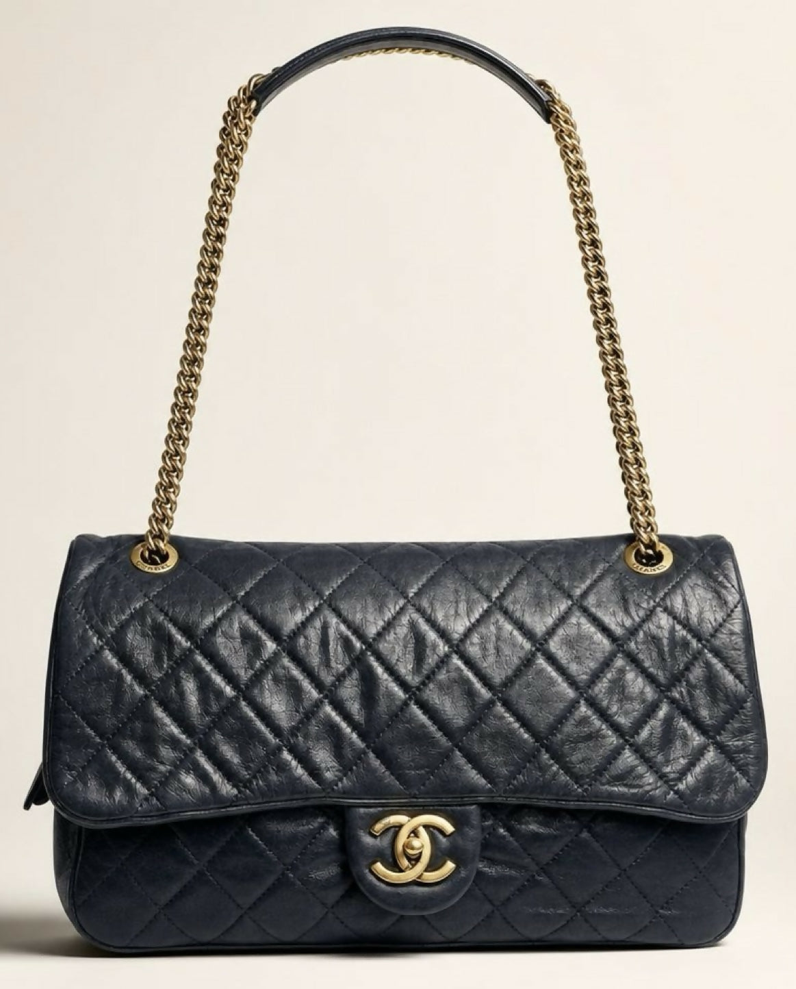 ななこ CHANEL Chanel Black Quilted Iridescent Calfskin Shiva Jumbo Classic Flap