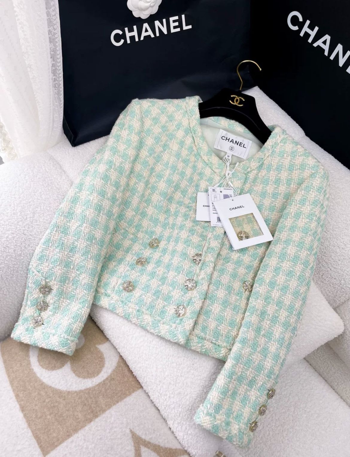 CHANEL 23S RUNWAY TWEED JACKET LT BLUE/ ECRU 36 – Wararni.com